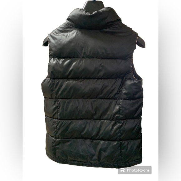 Victoria Secret PINK 🌟❄️Small black puffer VEST by VS Pink!❄️ - Picture 2 of 8